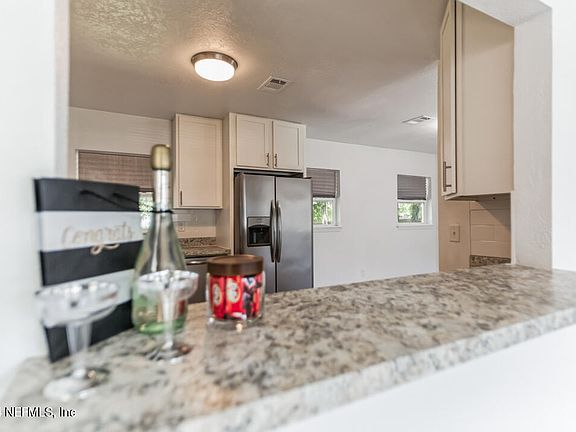 5th image of 3931 SKYCREST Drive