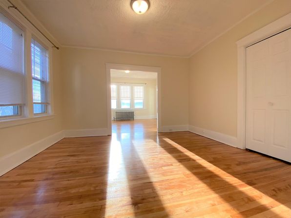 12 Gosnold St #2R