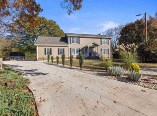 225 Hawkins Creek Ct, Greenville, SC 29609