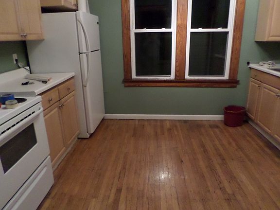 3rd image of 76 Virgil Ave #2