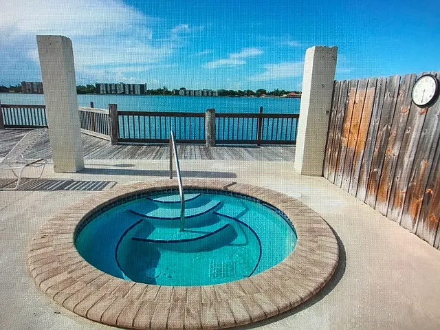109 Lake Emerald Dr #108 — Photo 31