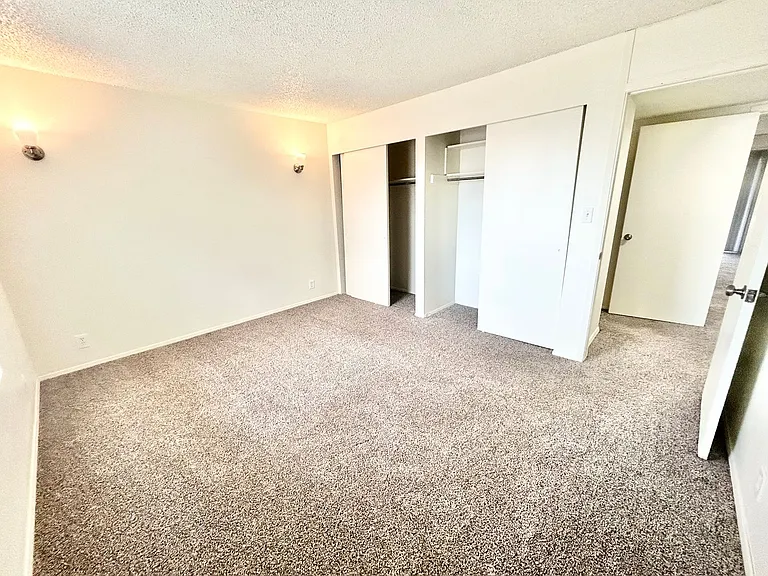 Foothill Terrace — Photo 135