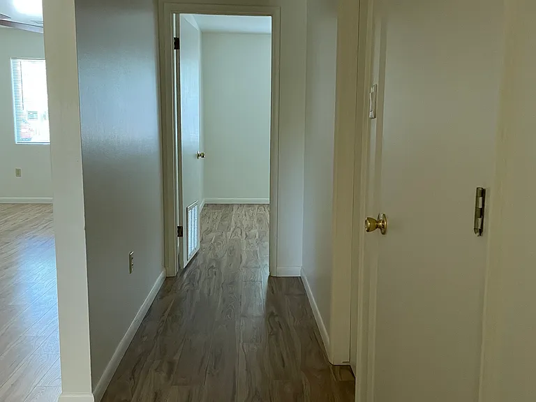 803 N Walnut St — Photo 26