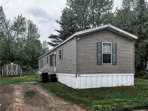 107 Pine Leaf Dr, Erie, PA 16510