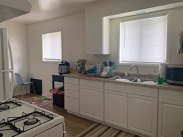 105 E Wilson St — Photo 14