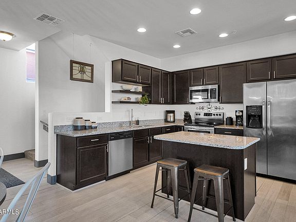 5th image of 240 W JUNIPER Avenue #1164