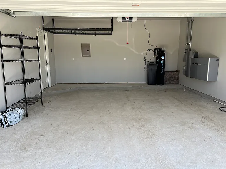 112 Freeman Loop — Photo 33