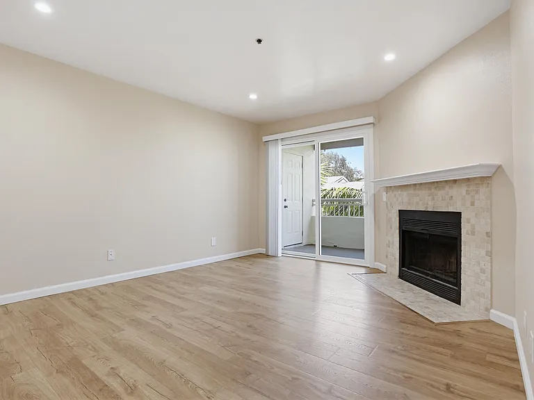 Shasta Terrace Apartments — Photo 9