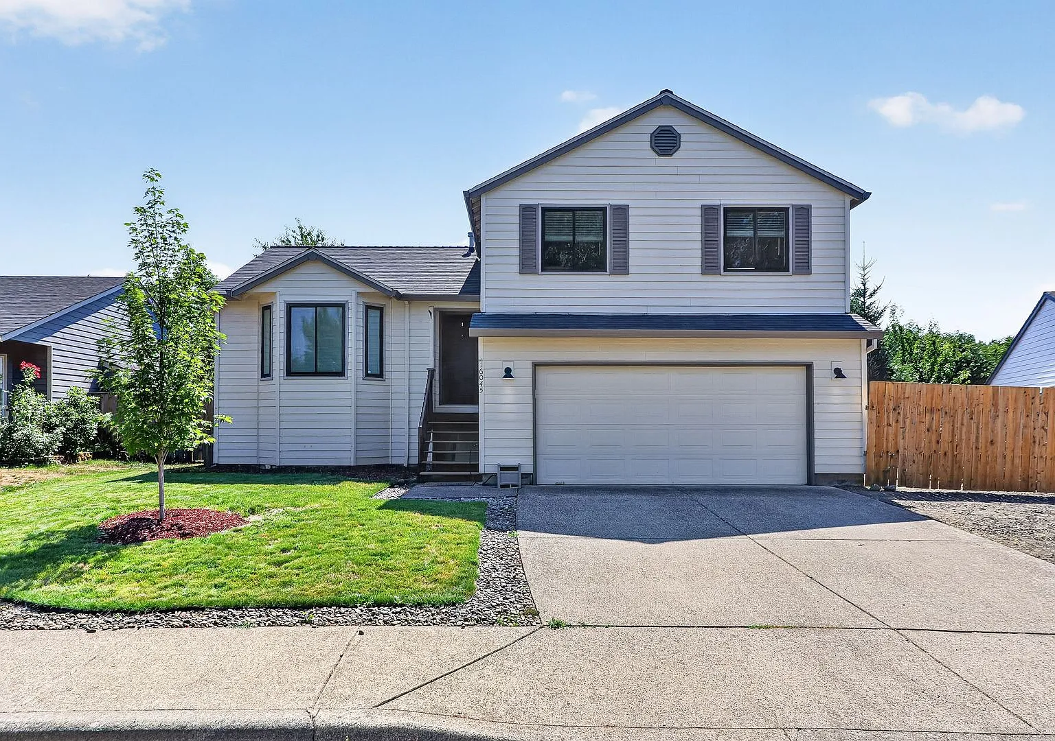Beautifully Updated 3-Bedroom Tri-Level Home in Sherwood — Photo 1