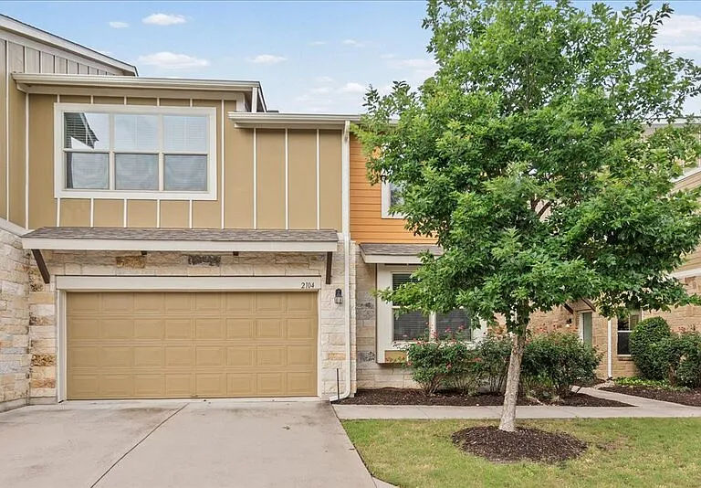 516 E Slaughter Ln — Photo 1