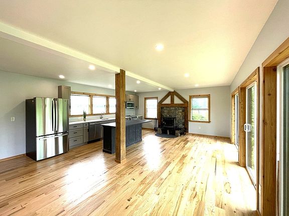 4th image of 178 Shore Rd