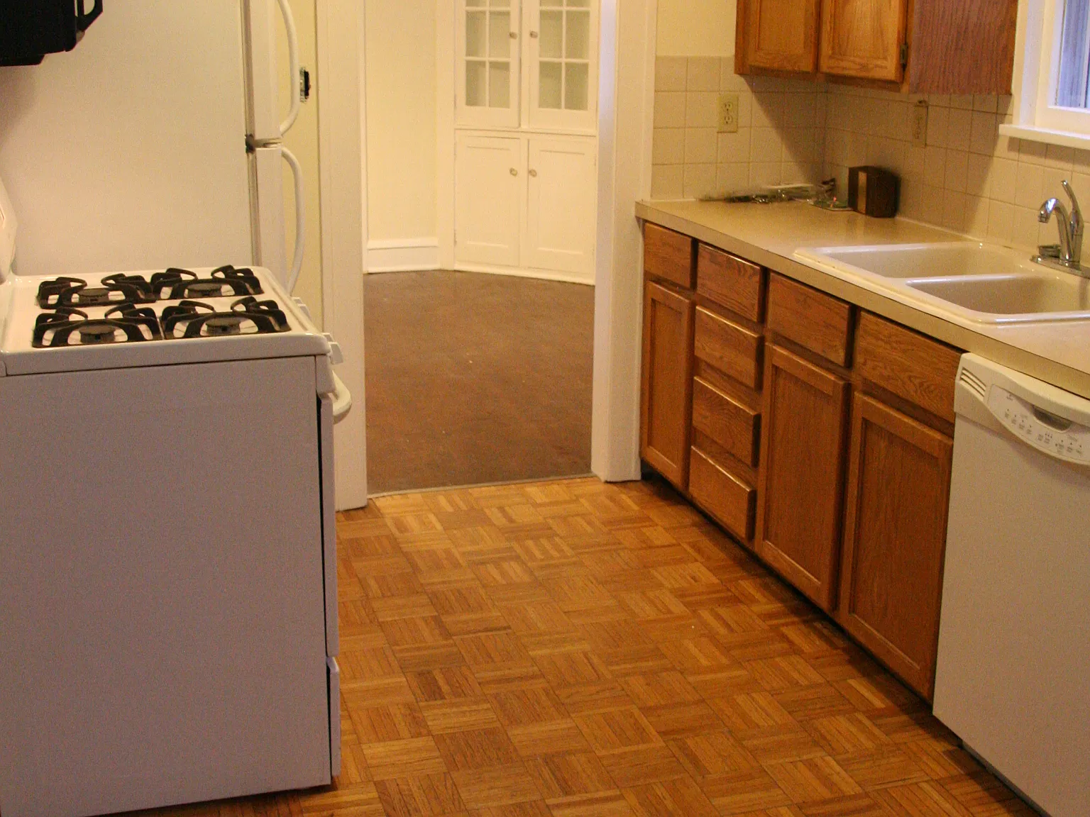 2 bed, 1230 sqft, $1,300 — Photo 4