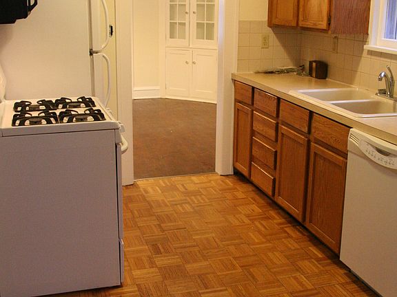 4th image of 13485 Clifton Blvd