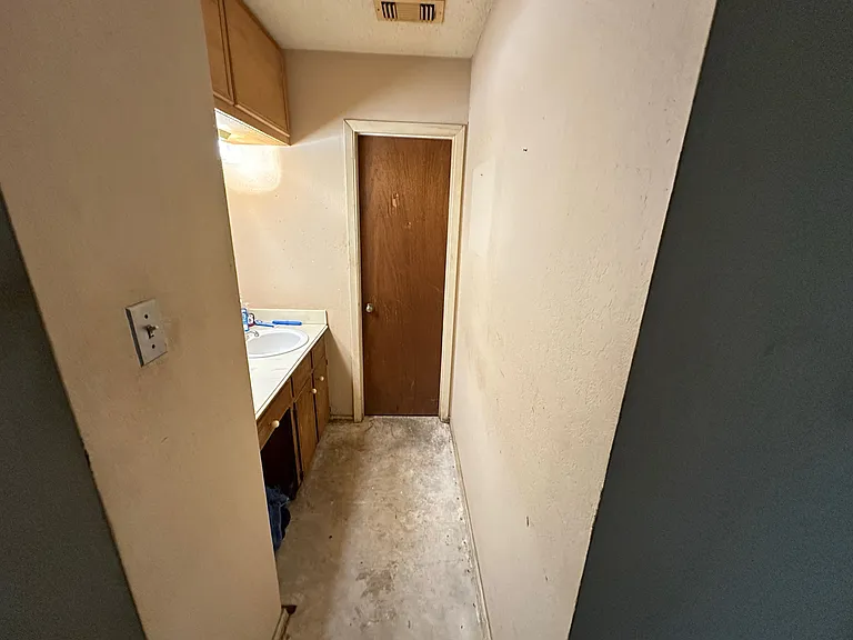 8014 Botany Ln — Photo 6