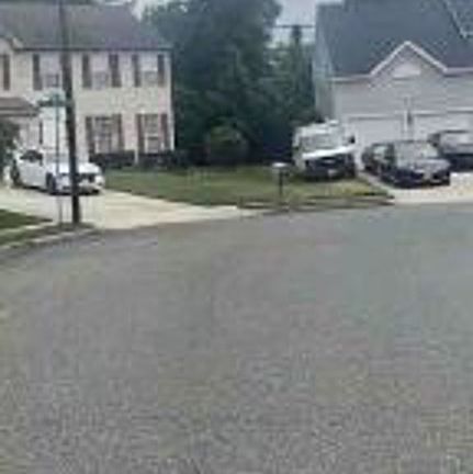 Exterior Neighborhood (street photo)