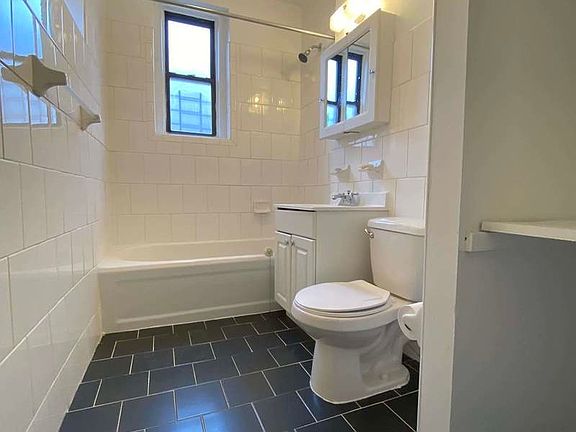 5th image of 201 E 18th St APT 3