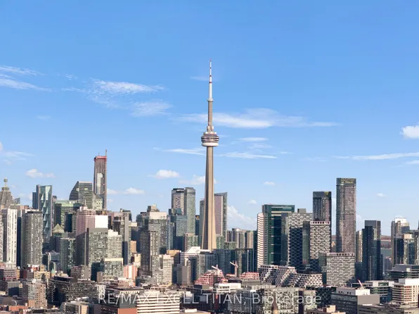 5 Lakeview Ave #703, Toronto, ON M6J 3B2