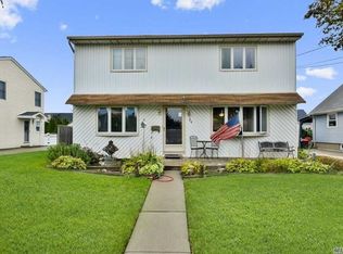 34 Moore Dr, Bethpage, NY 11714