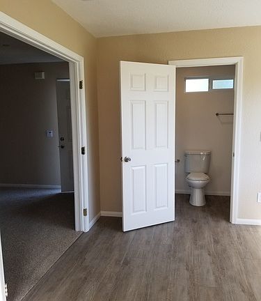 4th image of 10205 Stonehurst Dr #2
