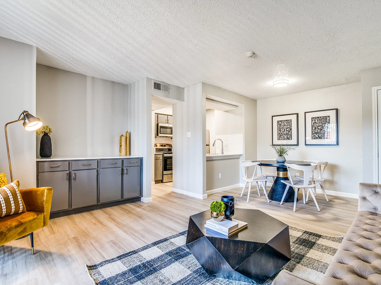 The Durham Apartments — Photo 2