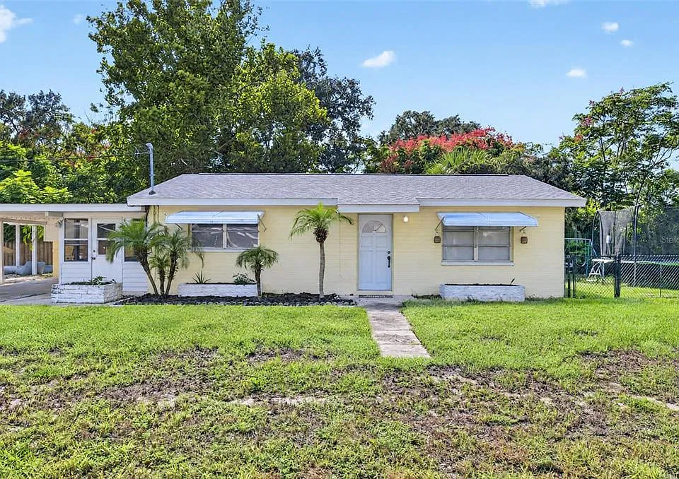 1208 Pat Ave