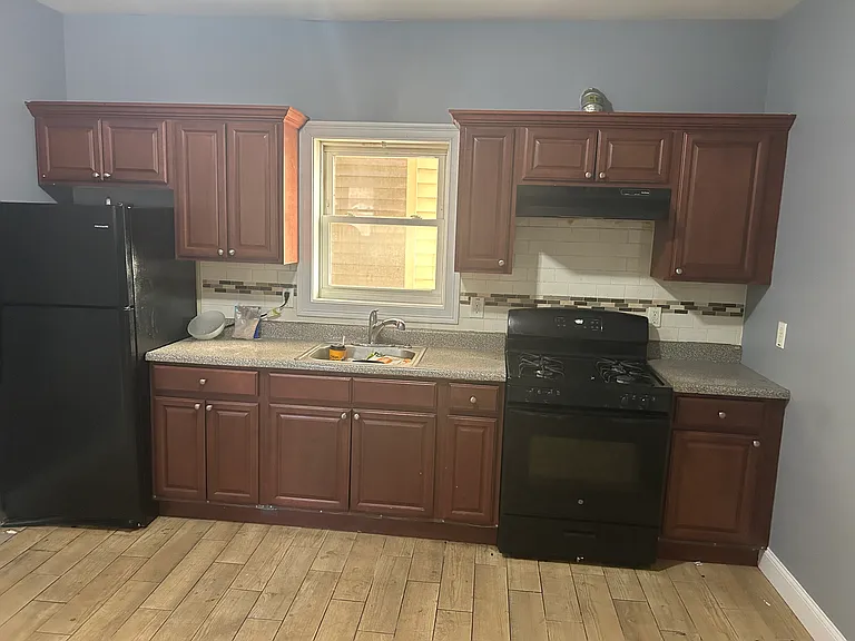 484 Avon Ave #1 — Photo 13