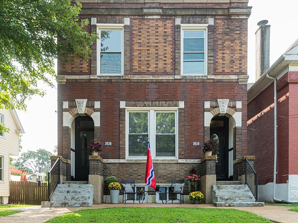 3636 Commonwealth......gorgeous brick building located in Maplewood, MO.