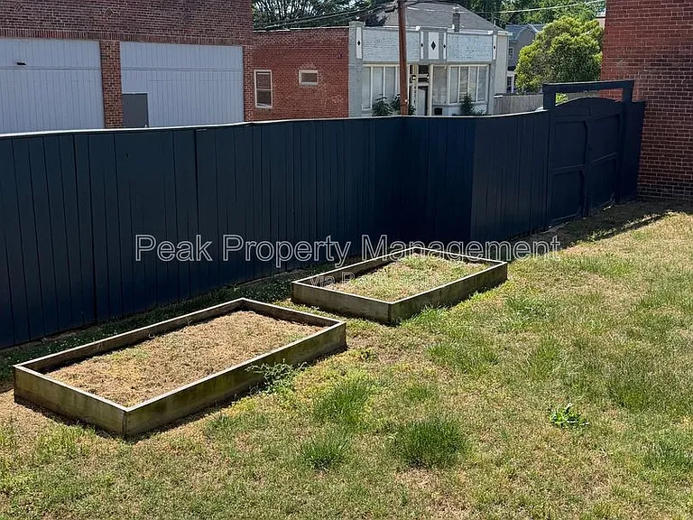3400 Carolina Ave — Photo 19