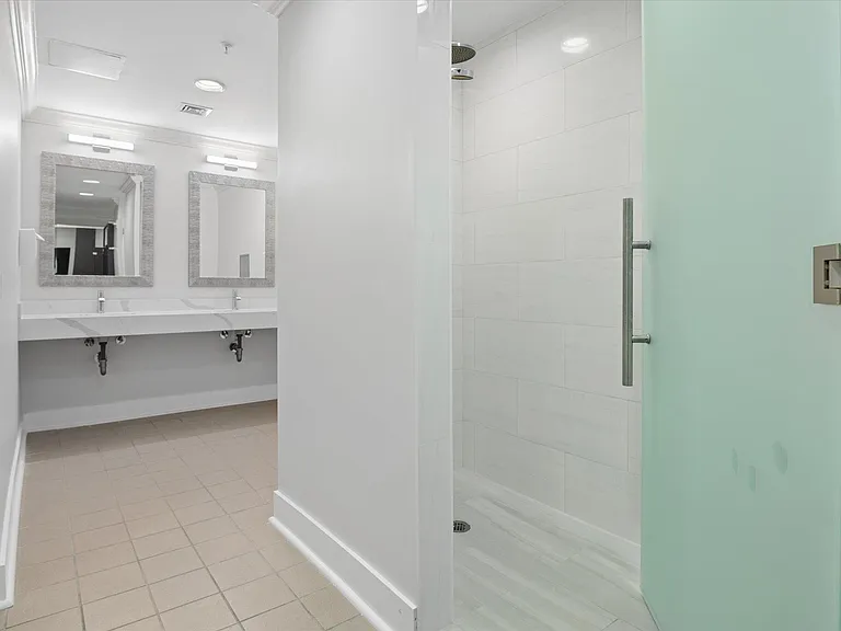 511 SE 5th Ave #2110 — Photo 34