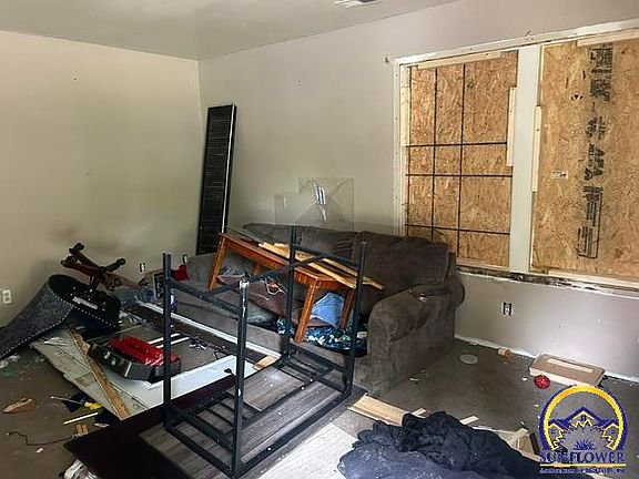 4th image of 3326 SE Massachusetts Ave