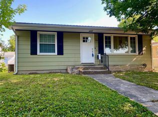 704 Edgar Ave, Mattoon, IL 61938