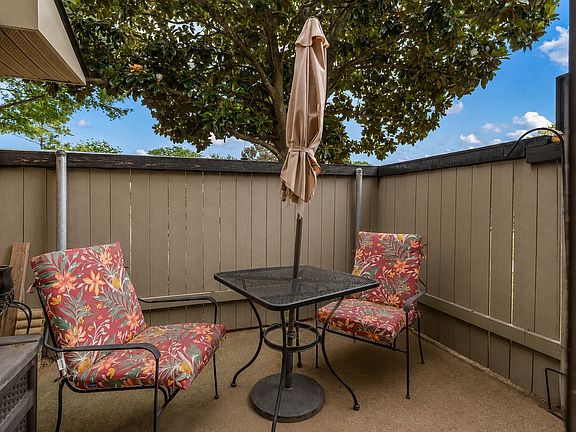 3rd image of 3636 Greenacres Place Dr APT 109