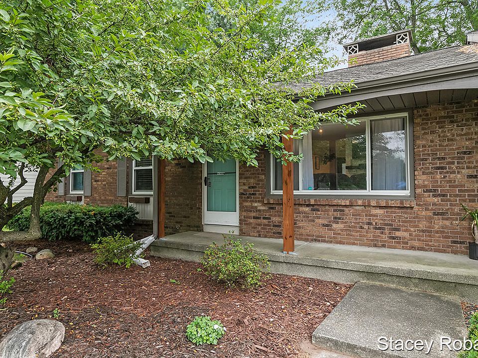 1st image of 514 Sunvalley Ct SE
