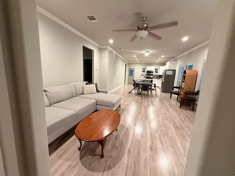 2914 Alaska Ave — Photo 3