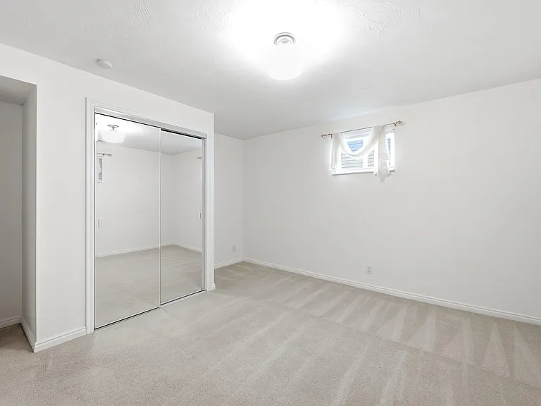 2480 Eastbourne Dr — Photo 24