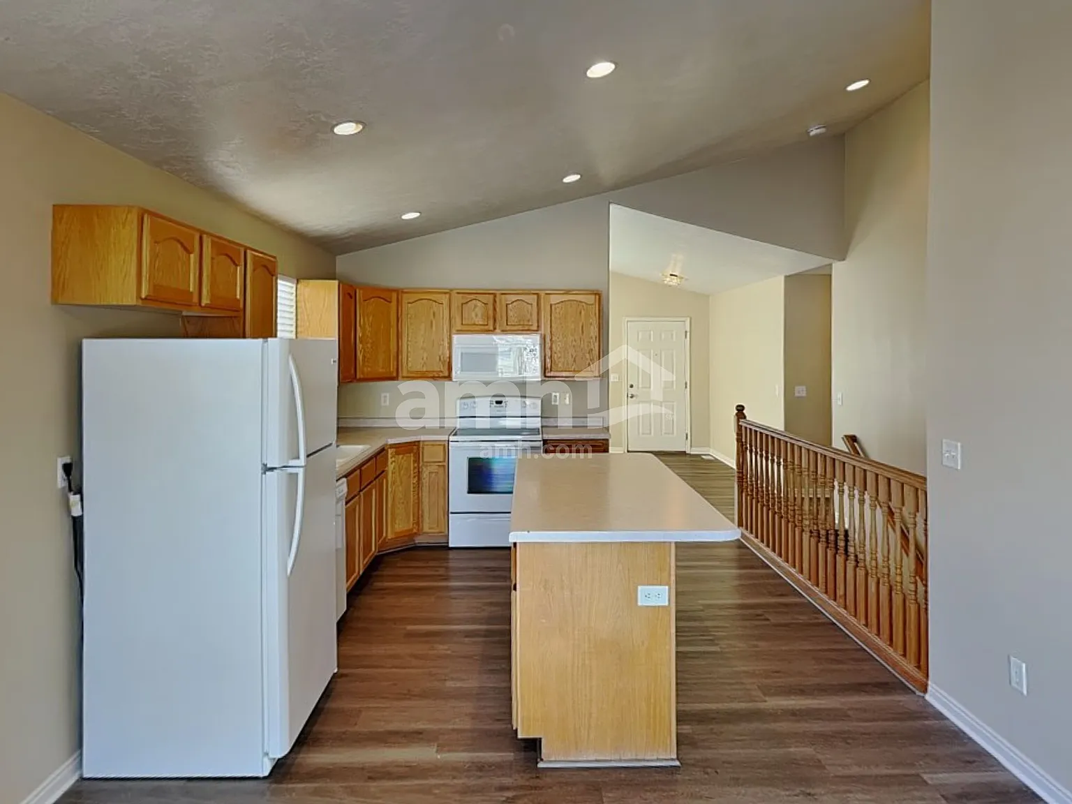 5 bed, 3.0 bath, 2576 sqft, $2,540 — Photo 3