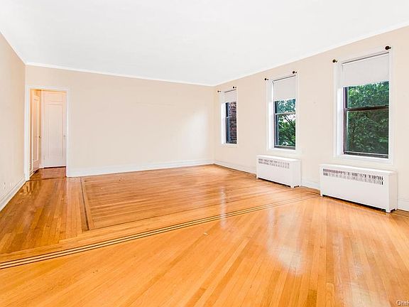 4th image of 4410 Cayuga Ave APT 6H