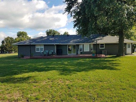 3rd image of 15276 Meadow Ln