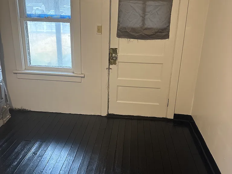 1145 E Webster St — Photo 11