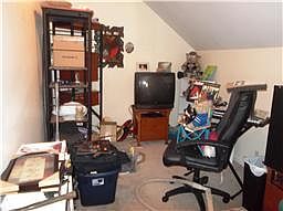 5th image of 2731 Stonehedge Dr