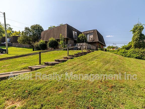 4th image of 9104 Woodpark Ln #D