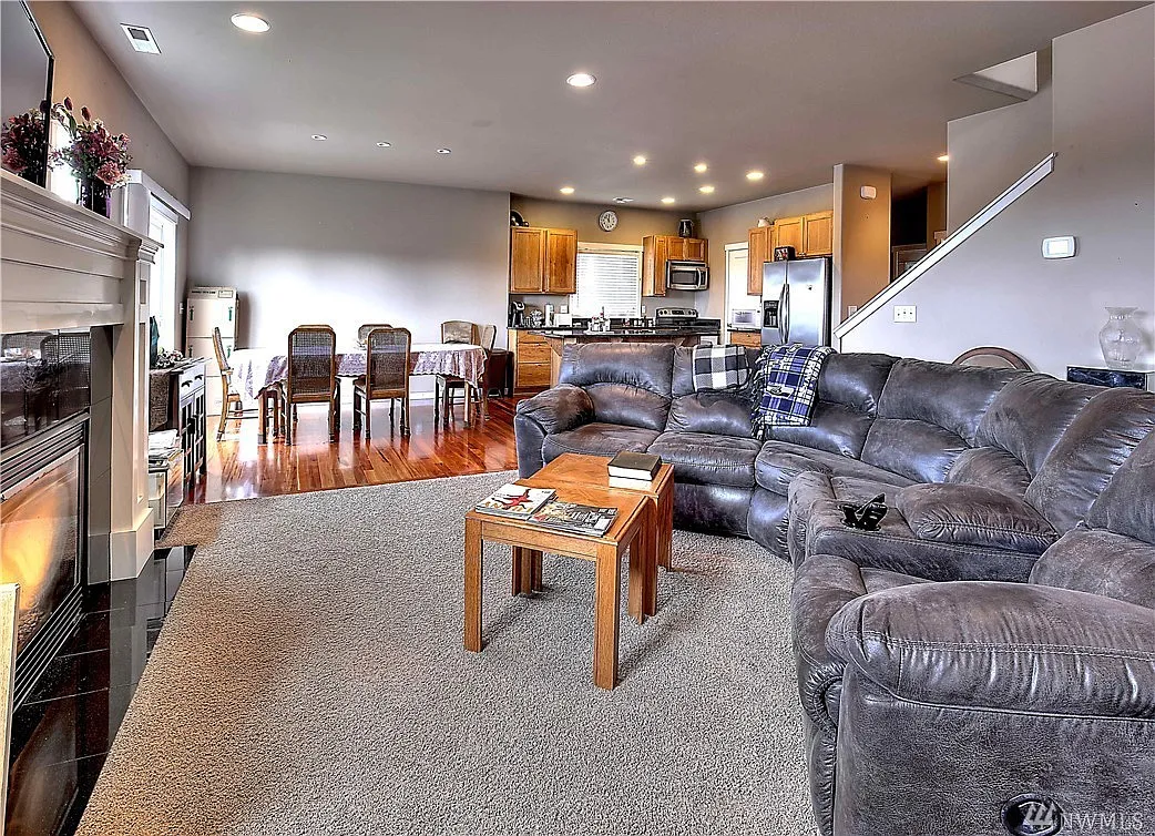 1242 S Mason Ave — Photo 1