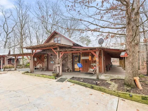 110 Sparks Way, Talking Rock, GA 30175