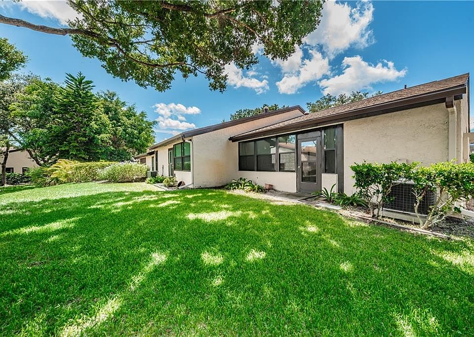 1st image of 2701 Oak Cir #2701