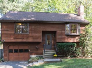 4 Colony Rd, Unionville, CT 06085