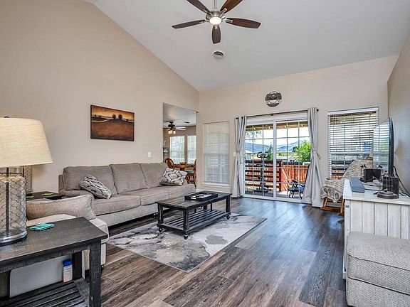 5th image of 18750 Glencove Ct