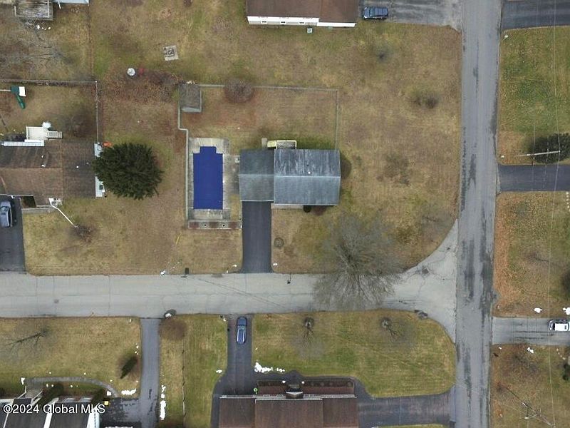 4th image of 12 Marjorie Drive