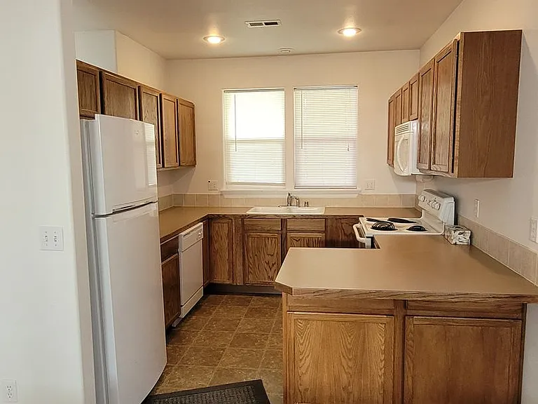 525 Florida St — Photo 3