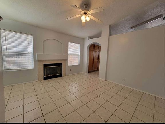 5th image of 4405 Cuarzo Ave NW