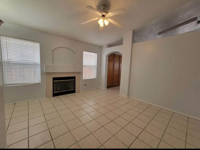 4405 Cuarzo Ave NW — Photo 5